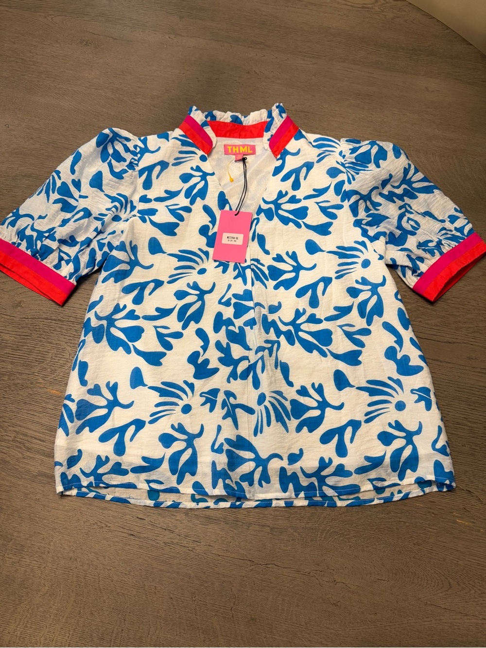 THML Blue and White Floral Shorts Sleeve Blouse Size XS